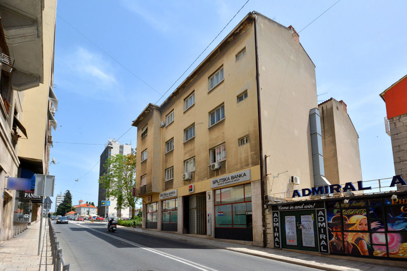 Vinko Hotel Split Exterior photo